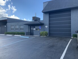 560 NE 26th Ct, Pompano Beach FL - Warehouse