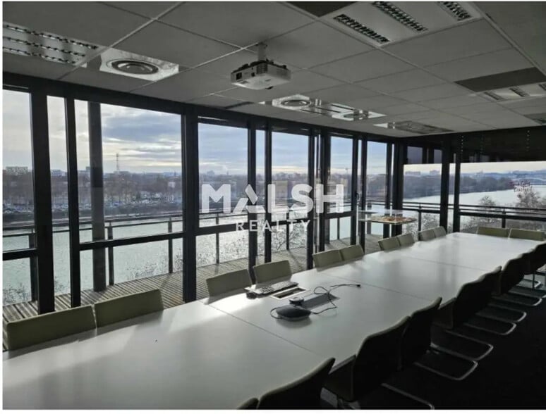 Office in Lyon for sale - Building Photo - Image 3 of 42