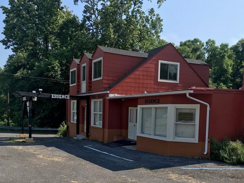 7892 Stonewall Jackson Hwy, Front Royal, VA for sale - Building Photo - Image 1 of 1