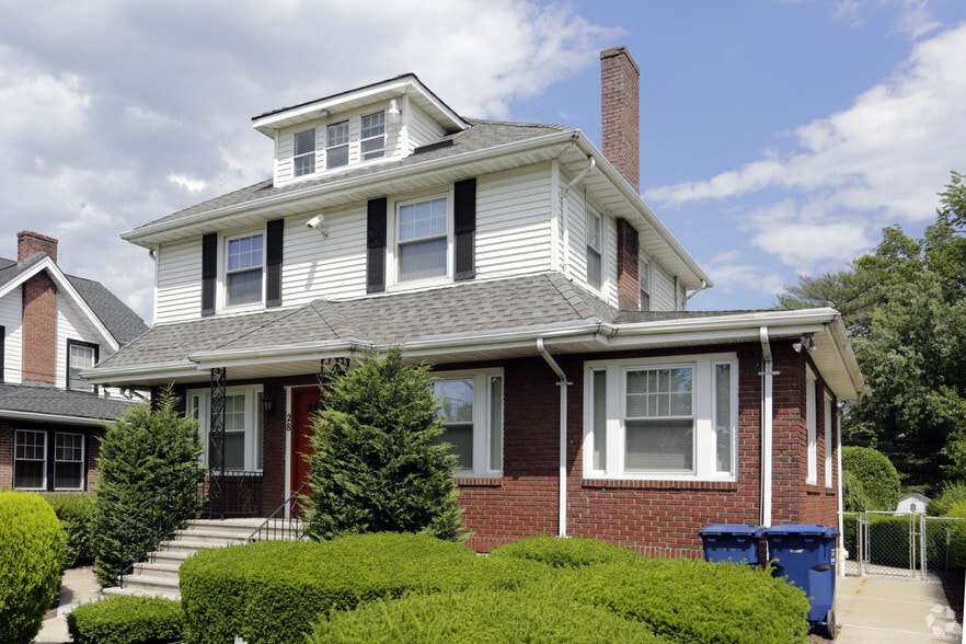 28 Summit Ave, Hackensack, NJ 07601