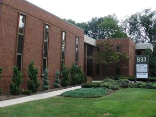 833 N Park Rd, Wyomissing, PA for lease - Primary Photo - Image 1 of 24