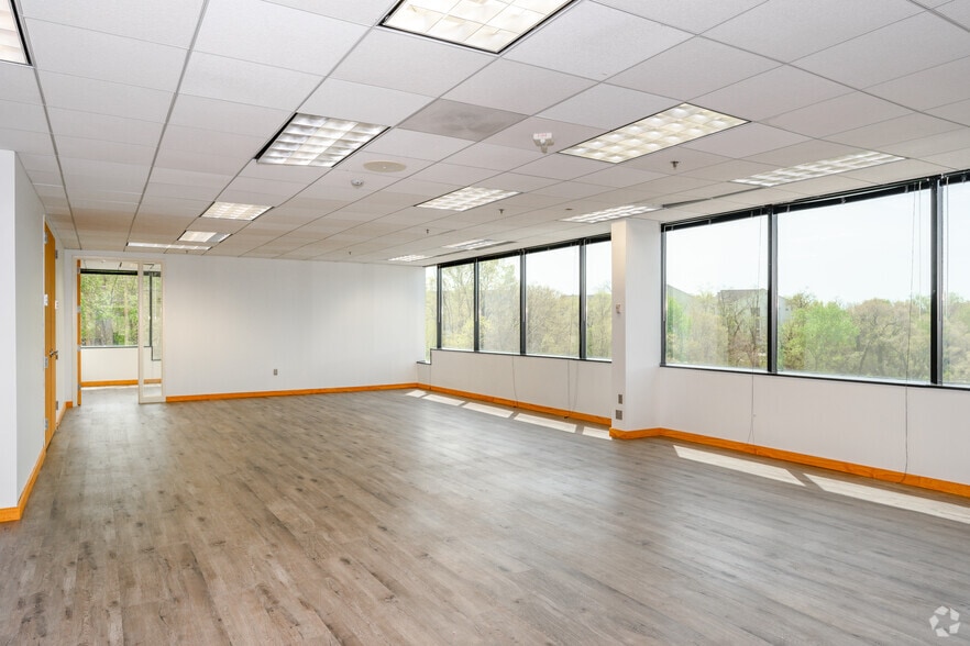 5301 Shawnee Rd, Alexandria, VA for lease - Building Photo - Image 2 of 7