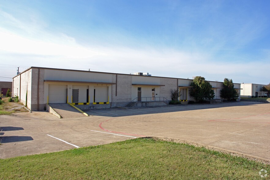 906-910 Fountain Pky, Grand Prairie, TX for lease - Building Photo - Image 3 of 5