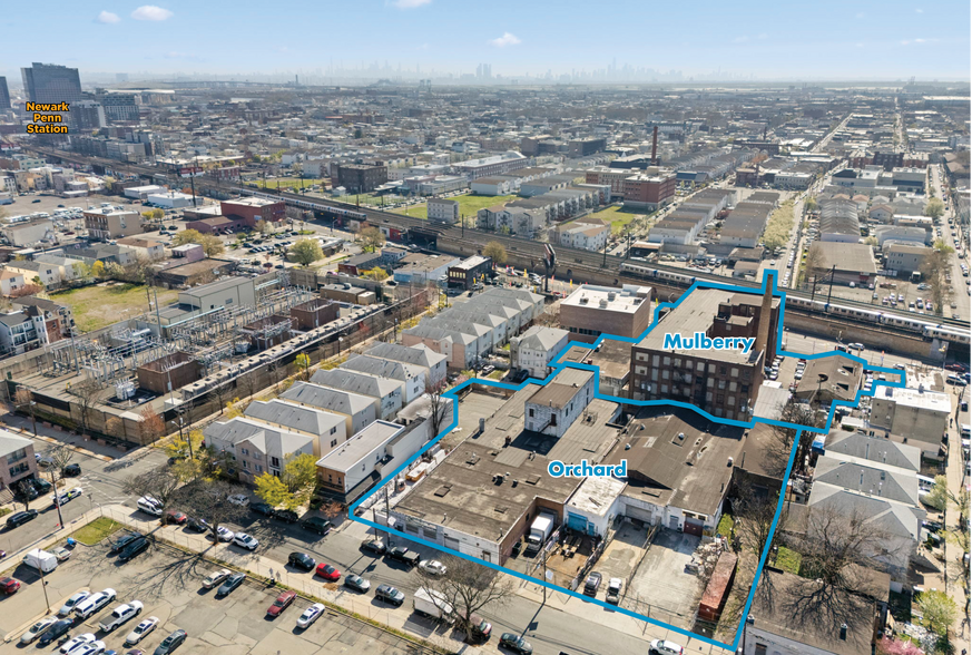 Mulberry & Orchard portfolio of 2 properties for sale on LoopNet.com - Building Photo - Image 2 of 6