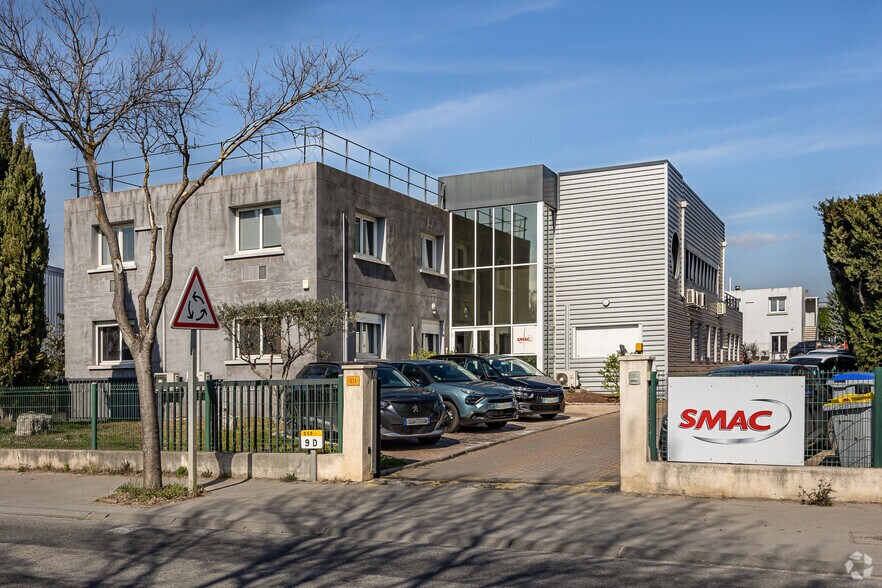 Office in Aix-en-Provence for lease - Primary Photo - Image 1 of 4