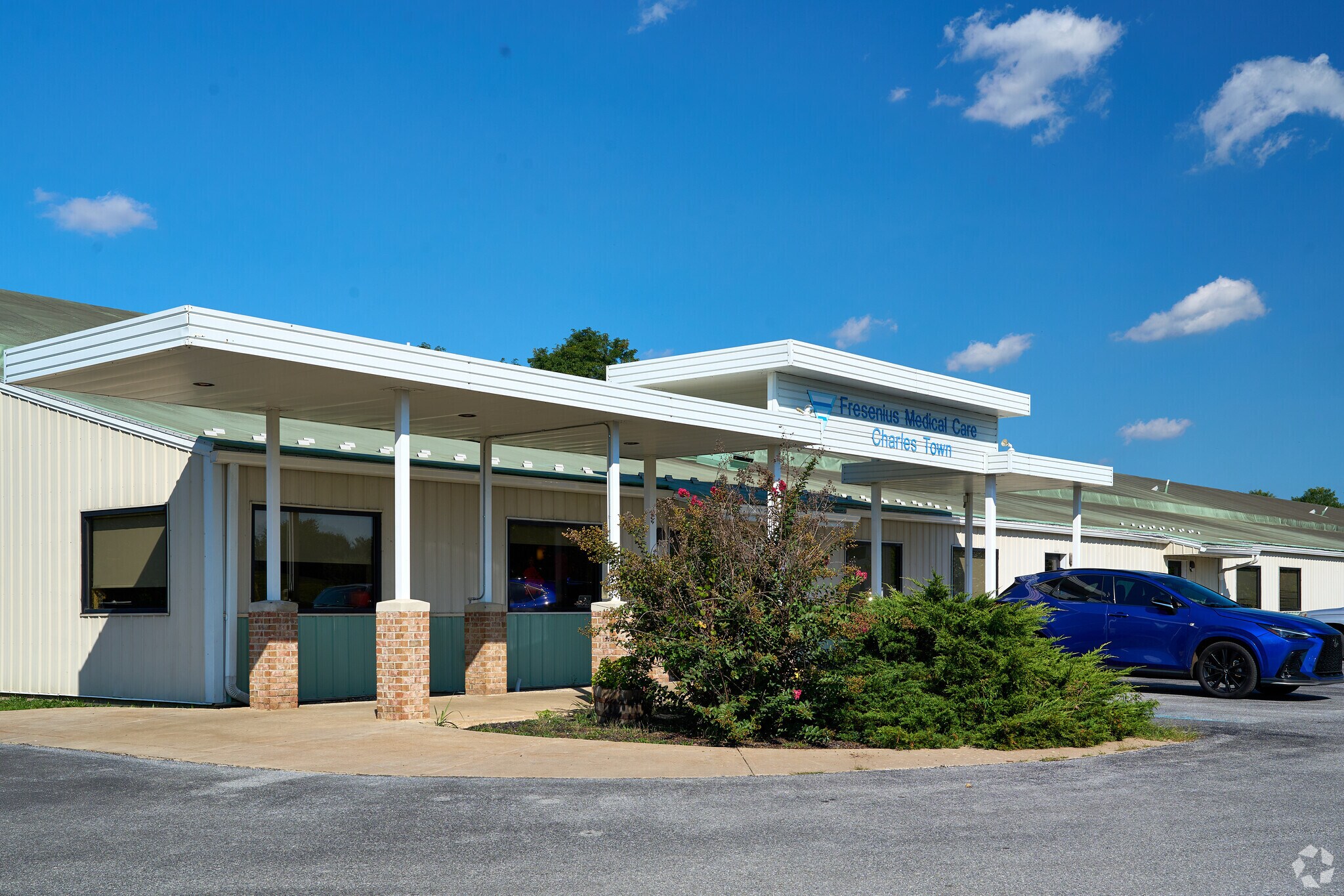 179 E Burr Blvd, Kearneysville, WV for sale Primary Photo- Image 1 of 1