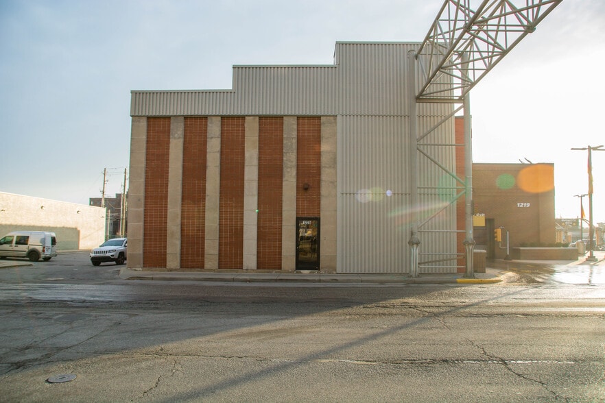1225 N Meridian St, Indianapolis, IN for lease - Building Photo - Image 2 of 9