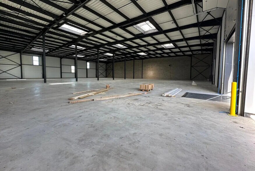 Flex in Colombier-Saugnieu for lease - Interior Photo - Image 3 of 4