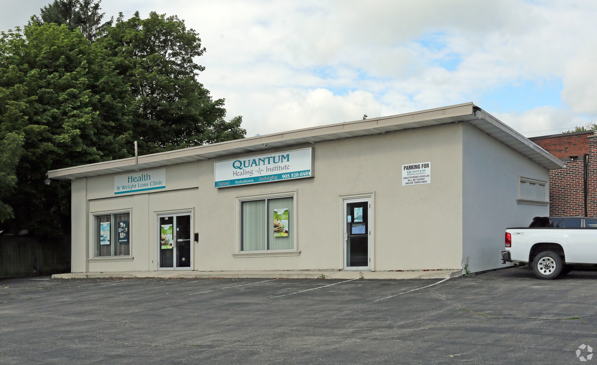 881 King St W, Hamilton, ON for sale Primary Photo- Image 1 of 1