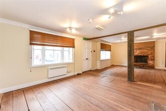 Rumbolds Hl, Midhurst for lease Building Photo- Image 1 of 6