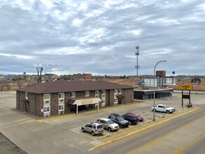 642 12th St W, Dickinson, ND - aerial  map view