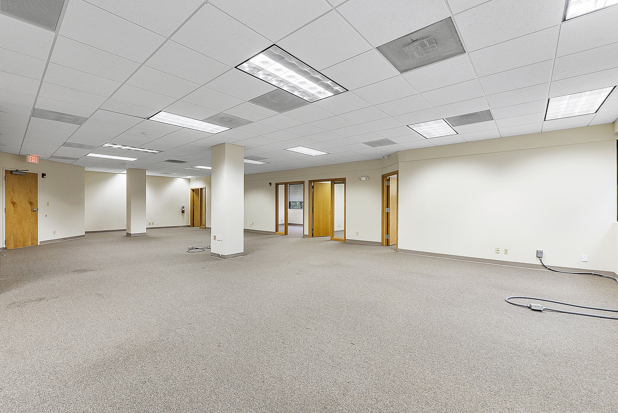 400 Sawgrass Corporate Pky, Sunrise, FL for lease Interior Photo- Image 1 of 11