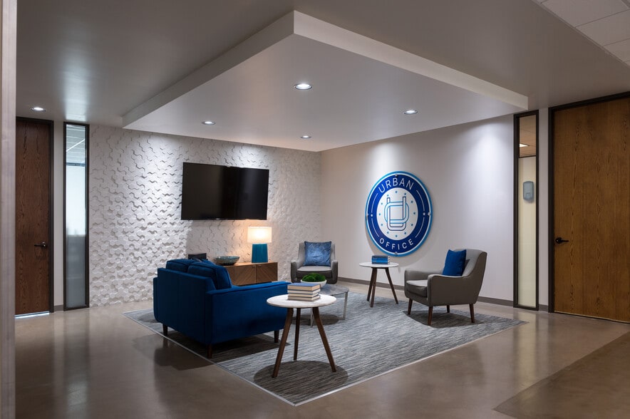 84 NE Loop 410, San Antonio, TX for lease - Interior Photo - Image 2 of 12