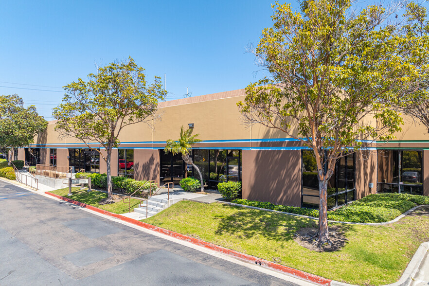 1131-1141 Bay Blvd, Chula Vista, CA for lease - Building Photo - Image 3 of 5