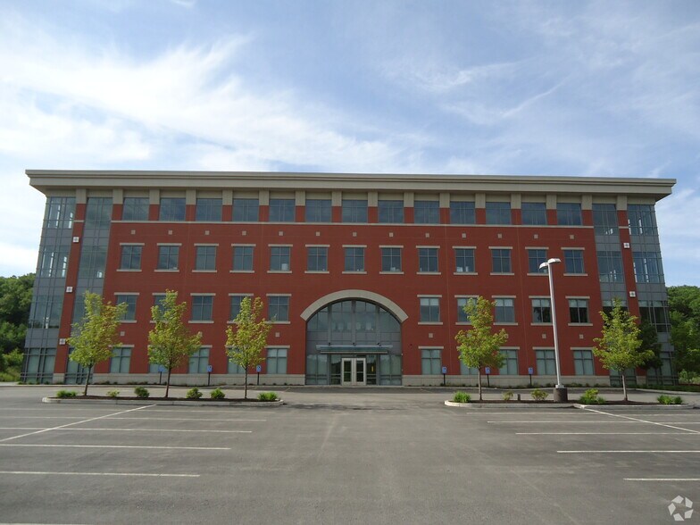 100 Crowley Dr, Marlborough, MA for lease - Building Photo - Image 2 of 10