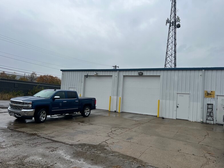 8890-8942 Goodsite Dr, Hamilton, OH for lease - Building Photo - Image 2 of 6