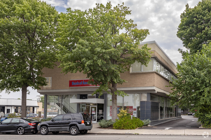 Plandome Road, Manhasset, NY for lease - Building Photo - Image 1 of 20