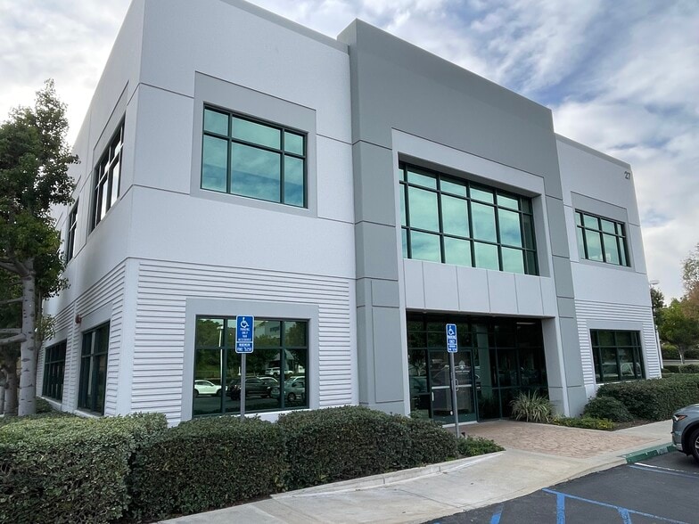 27 Orchard Rd, Lake Forest, CA for sale - Building Photo - Image 2 of 23