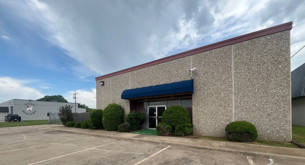 4701 SW 18th St, Oklahoma City, OK for lease - Building Photo - Image 2 of 8