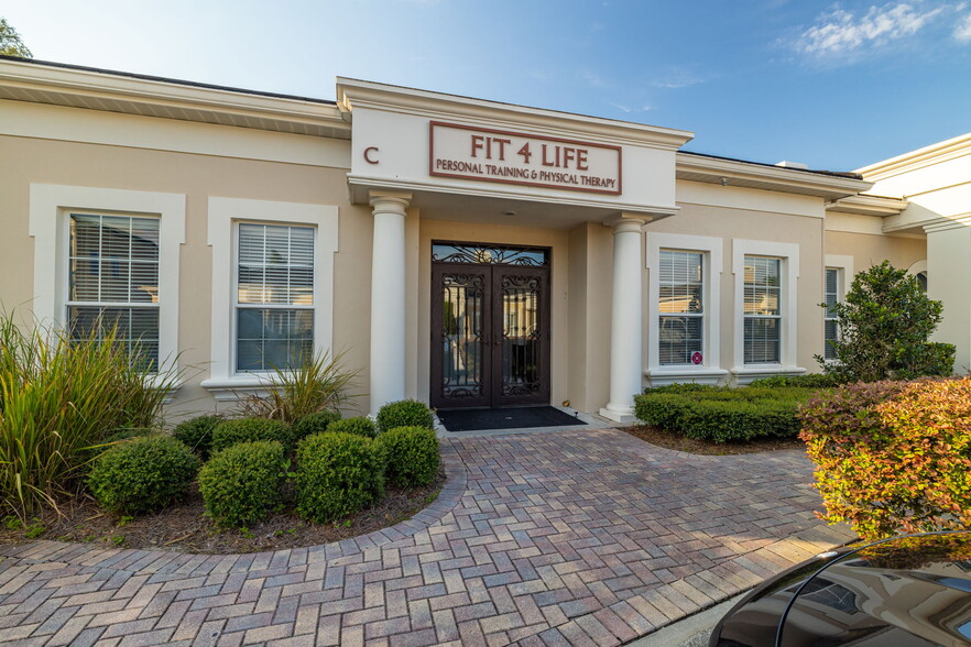 17419 Bridge Hill Ct, Tampa, FL for sale - Building Photo - Image 1 of 35