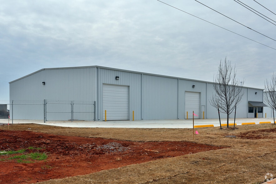 4720 United Dr, Oklahoma City, OK for lease - Building Photo - Image 3 of 13