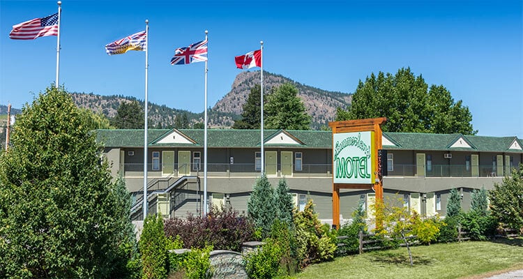 6203 Willow Av, Summerland, BC for sale Primary Photo- Image 1 of 34