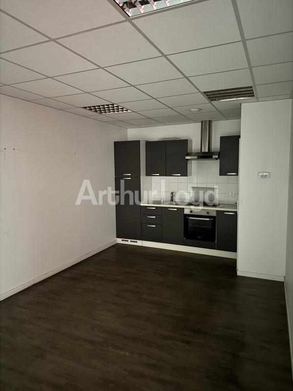 Industrial in Wasquehal for lease Interior Photo- Image 1 of 8