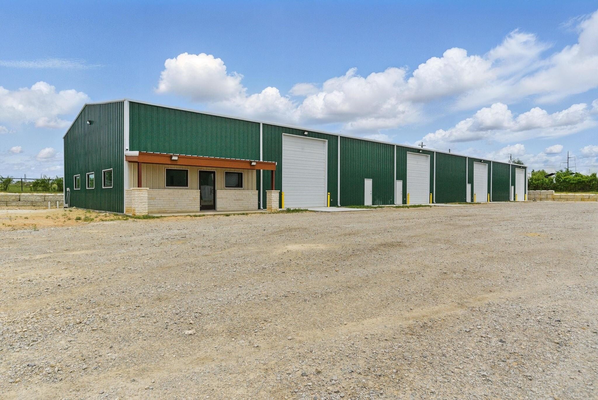 120 W Scenic Trl, Weatherford, TX for lease Primary Photo- Image 1 of 27