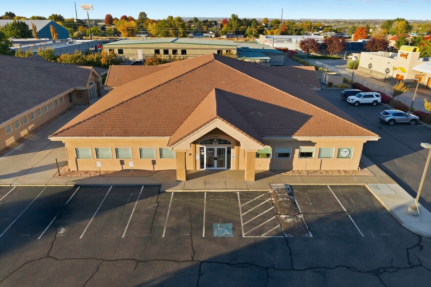 8656 W Gage Blvd, Kennewick, WA for lease - Building Photo - Image 2 of 4
