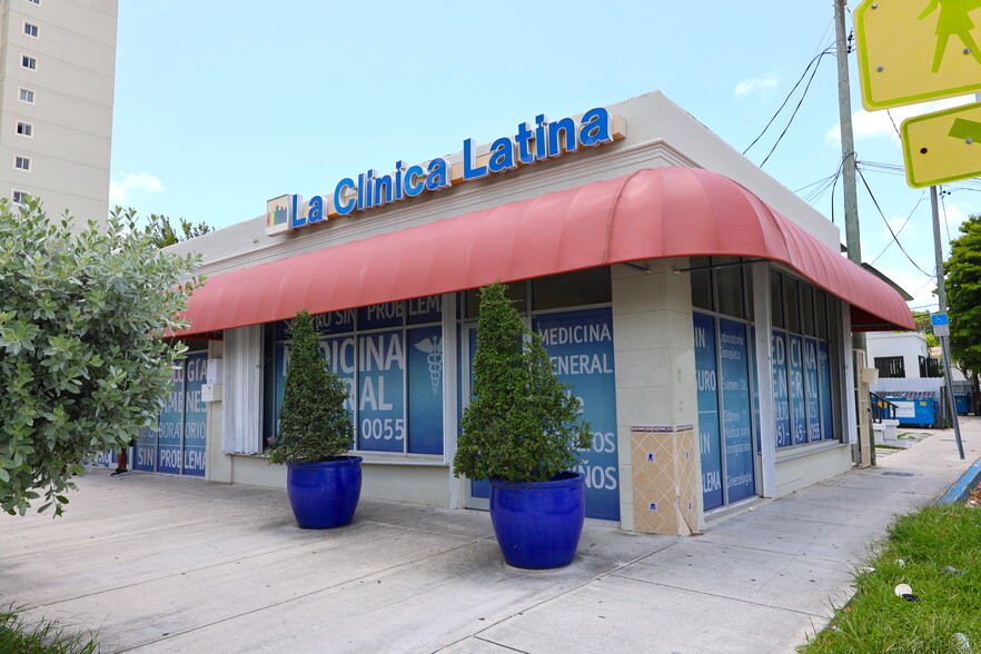 1058 SW 1st St, Miami, FL for lease - Building Photo - Image 3 of 10