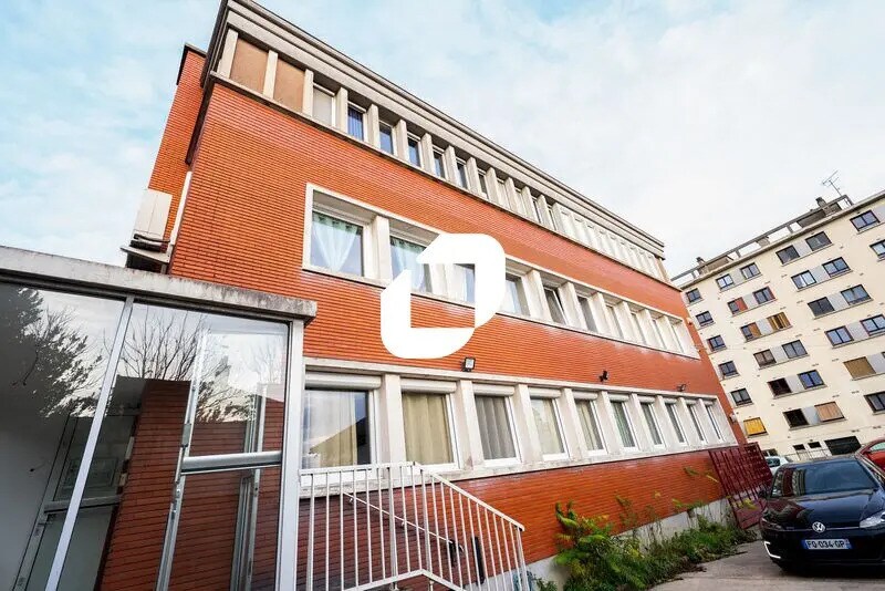 Office in Bagnolet for lease Building Photo- Image 1 of 9