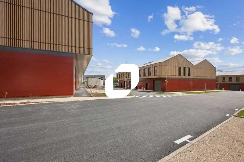 Office in Marcoussis for lease - Building Photo - Image 2 of 8