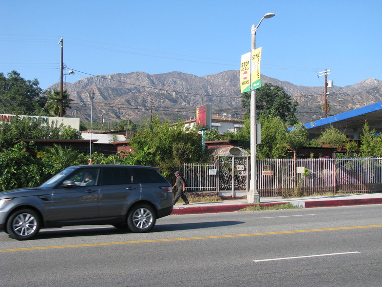 6915 Foothill Blvd, Tujunga, CA for lease - Primary Photo - Image 1 of 12