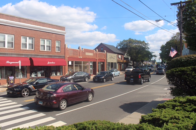 653 Main St, Watertown, CT for sale - Building Photo - Image 1 of 1