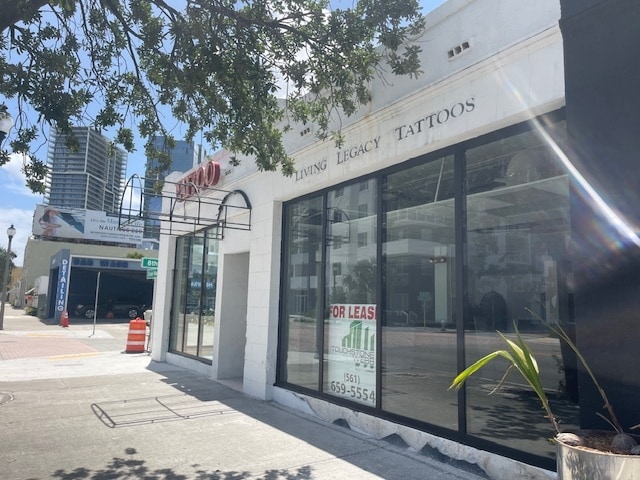 901-905 N Dixie Hwy, West Palm Beach, FL for lease - Building Photo - Image 2 of 3