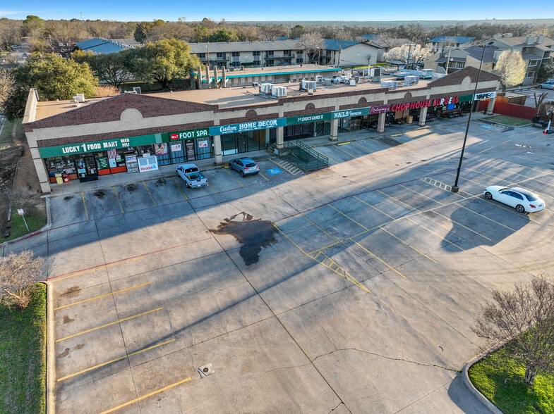 1700 W Park Row Dr, Arlington, TX for lease - Building Photo - Image 1 of 27