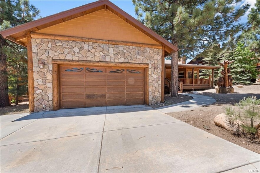 166 Teakwood Dr, Big Bear Lake, CA for sale - Primary Photo - Image 1 of 1