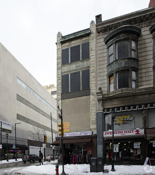 1039 Chestnut St, Philadelphia, PA for lease - Building Photo - Image 2 of 4