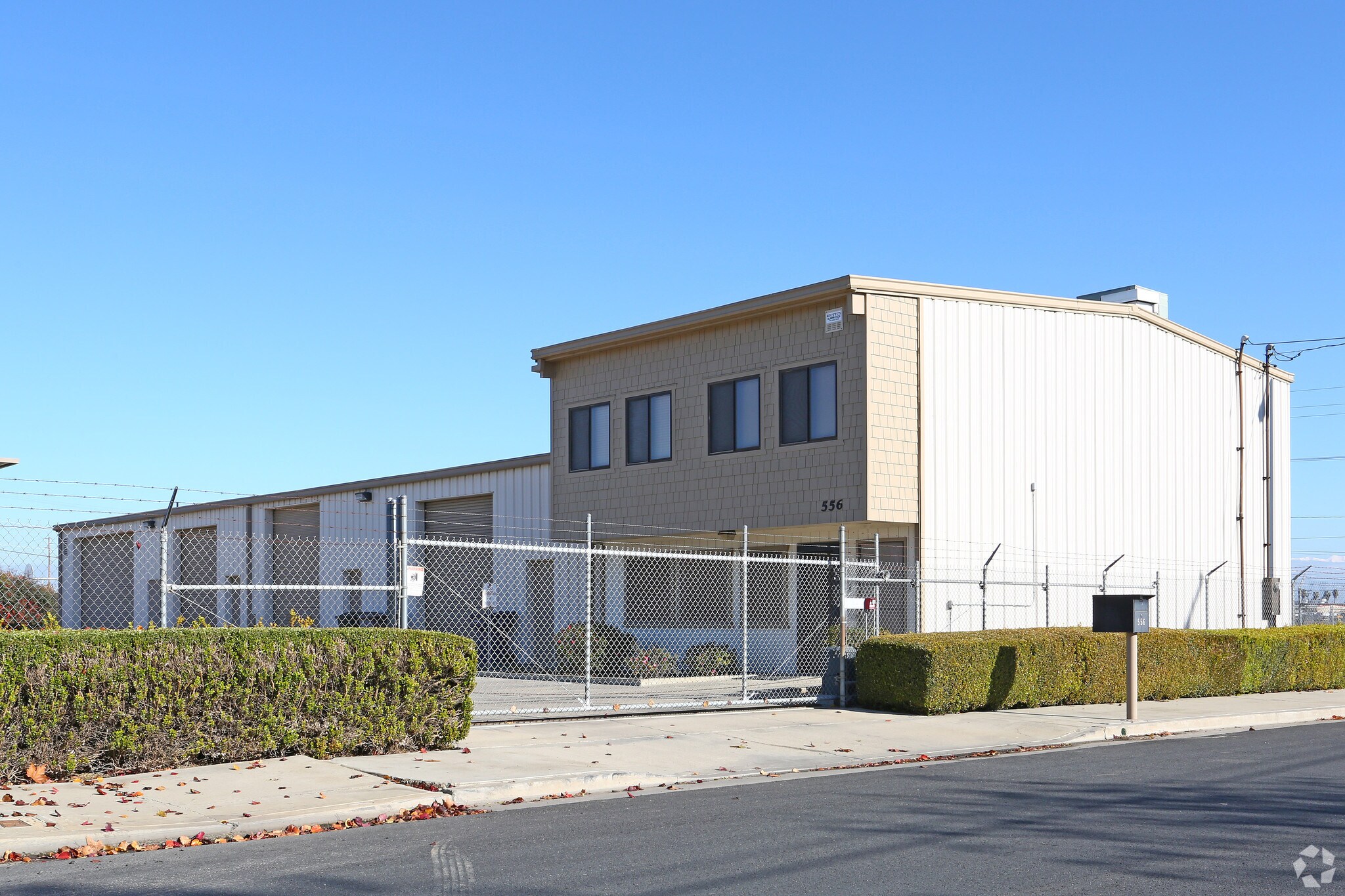 556 E Walnut Ave, Tulare, CA for sale Primary Photo- Image 1 of 1