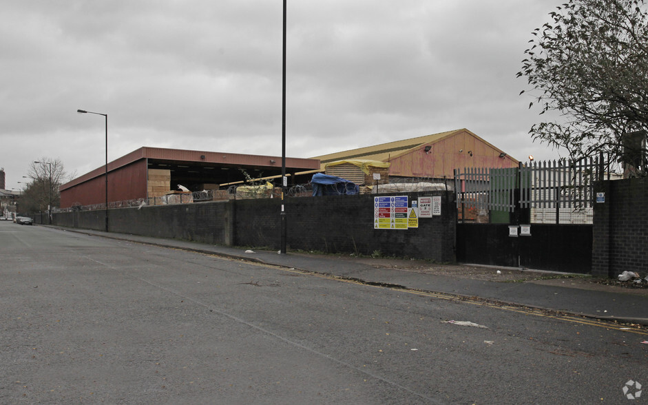 11 Long St, Walsall for lease - Building Photo - Image 1 of 6