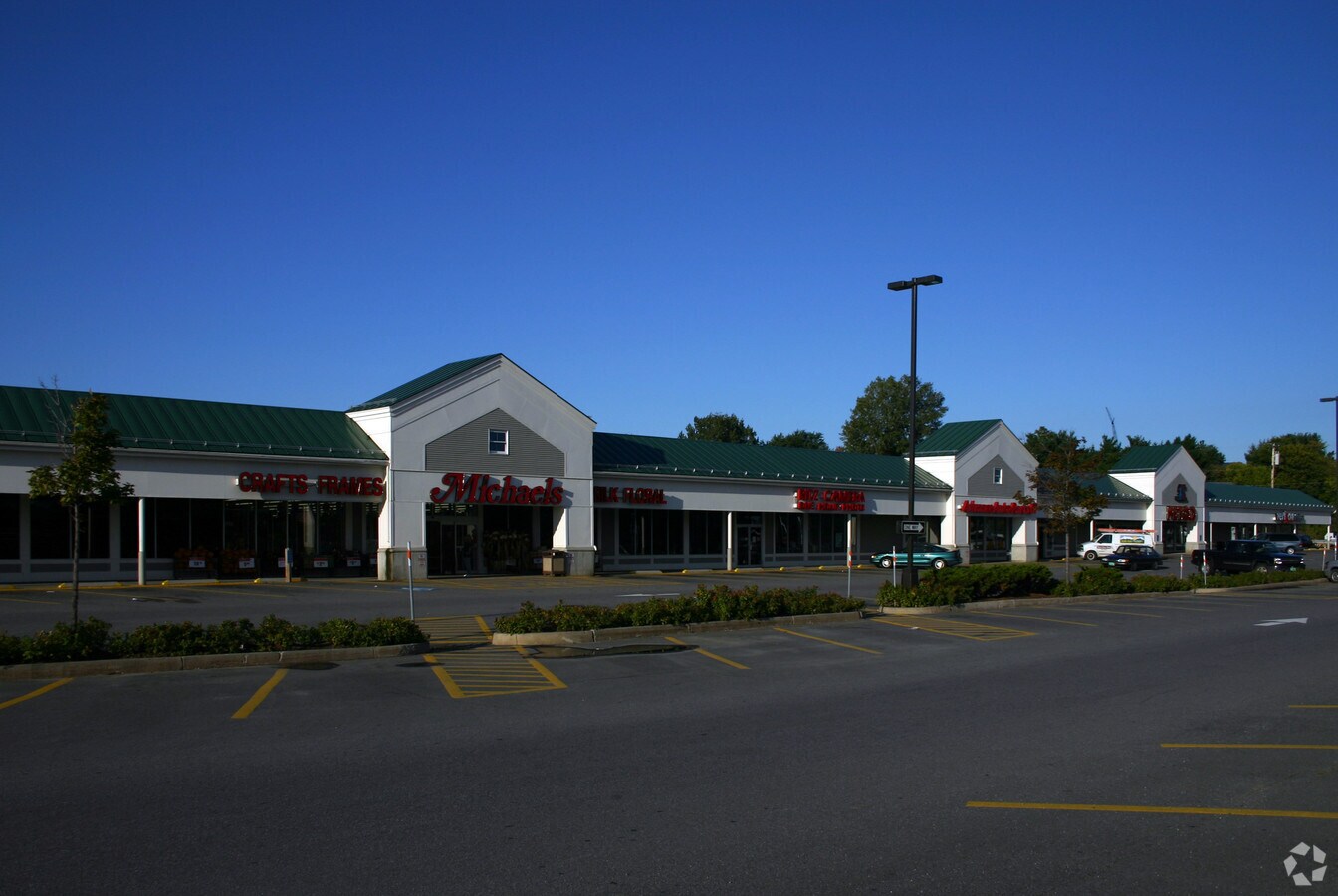 861 Williston Rd, South Burlington, VT 05403 Staples Plaza