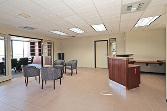 73121 Fred Waring Dr, Palm Desert, CA for lease Interior Photo- Image 1 of 6