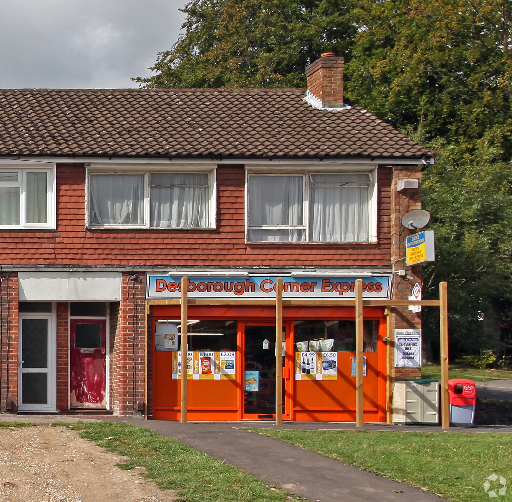 1-2 Desborough Ave, High Wycombe for sale Primary Photo- Image 1 of 1