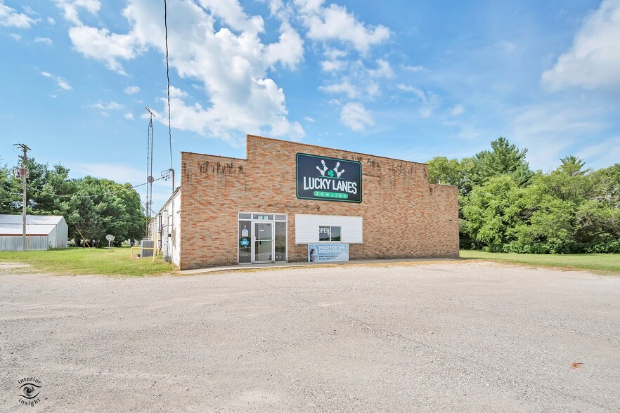 405 NW Greely Ave, Iroquois, IL for sale - Building Photo - Image 2 of 26