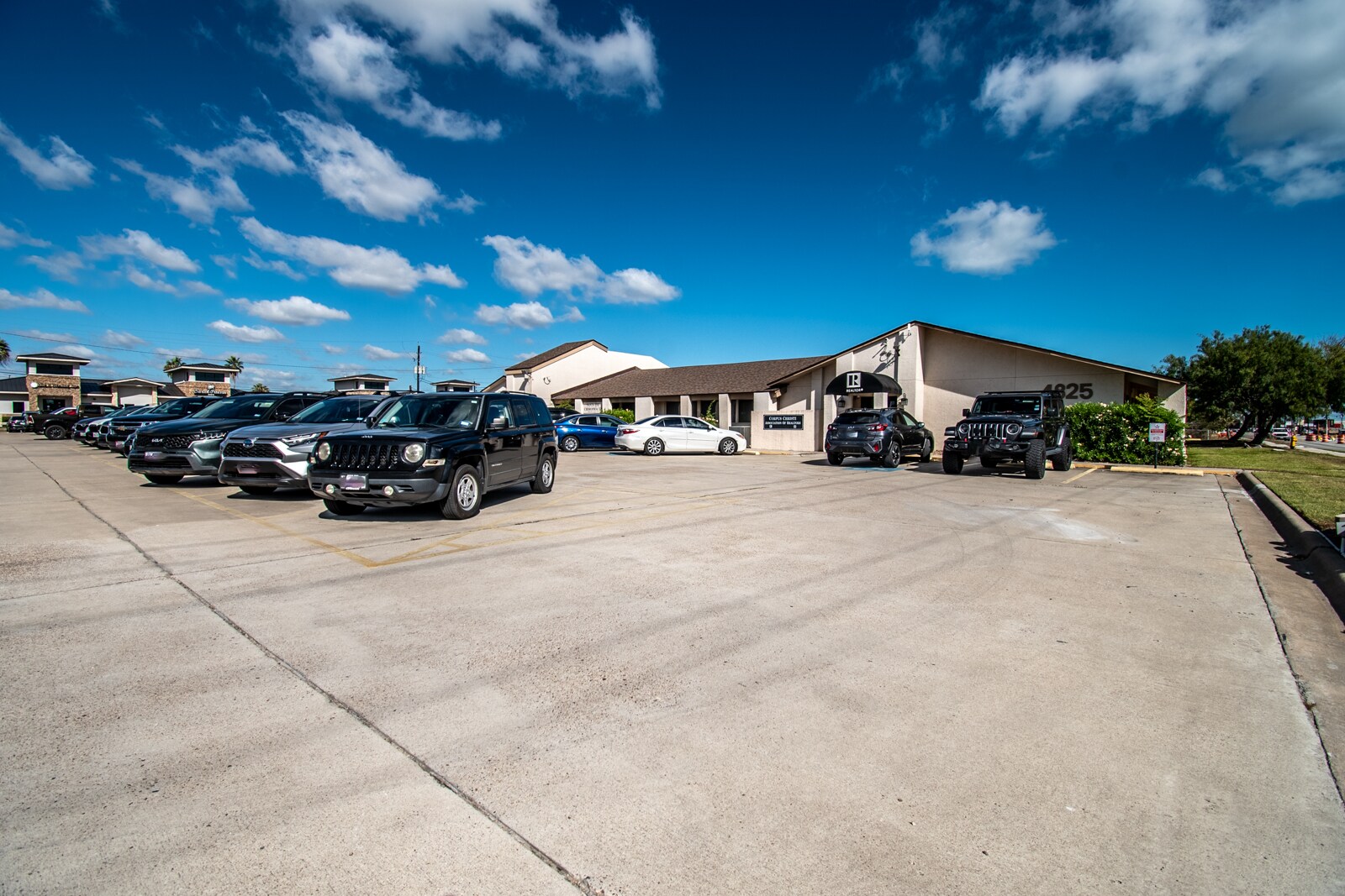 4825 Everhart, Corpus Christi, TX for lease Building Photo- Image 1 of 9