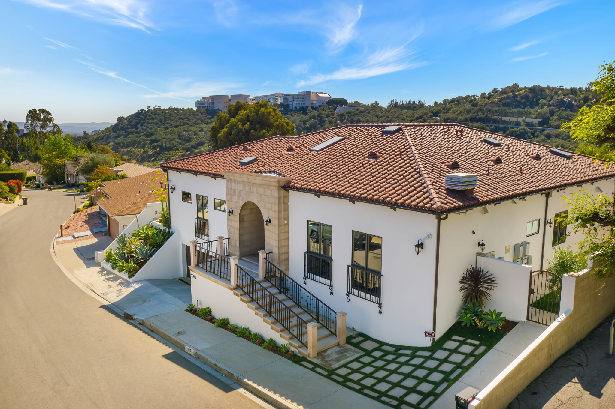 1305 Casiano Rd, Los Angeles, CA for sale Primary Photo- Image 1 of 57