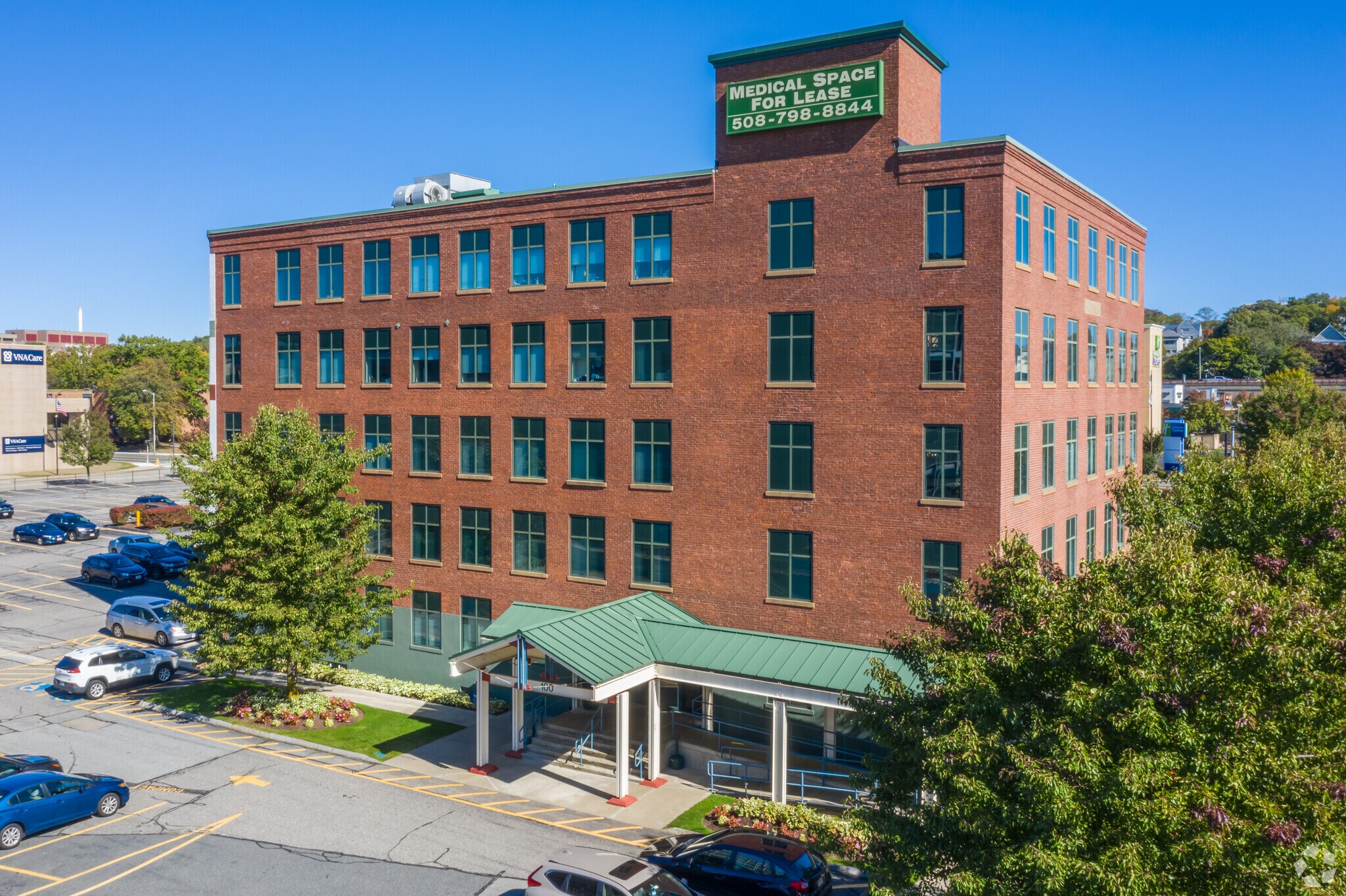 100 MLK Jr. Blvd, Worcester, MA 01608 Premium Medical Office Building