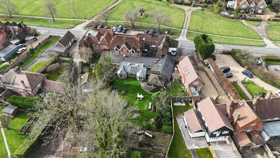 Stane St, Ockley for lease - Building Photo - Image 3 of 11