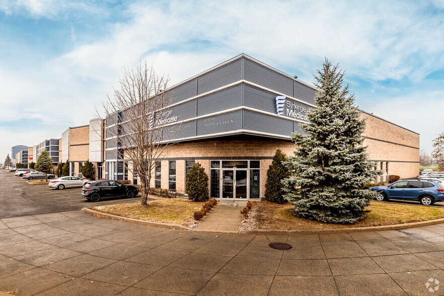 2600 Boul Jacques-Cartier E, Longueuil, QC for lease - Primary Photo - Image 1 of 6