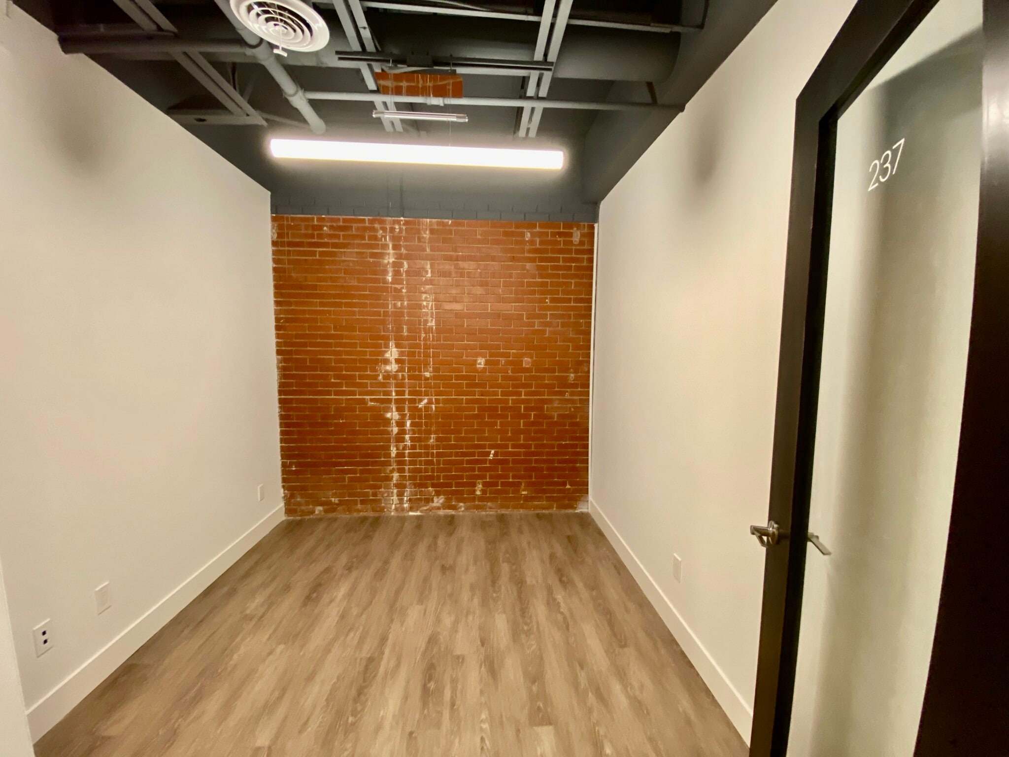 1035 Pearl St, Boulder, CO for lease Interior Photo- Image 1 of 2